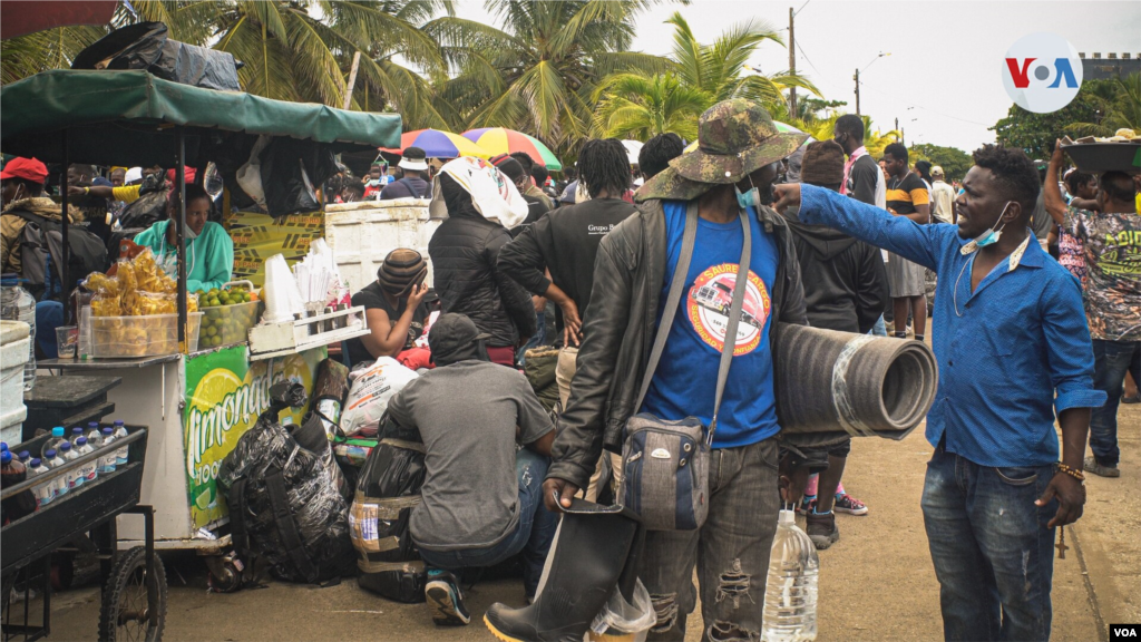 Diariamente llegan a esta comunidad colombiana entre 800 y 1.000 migrantes de diferentes naciones del mundo, para atravesar el Tapón del Darién y así llegar a Centroamérica.
