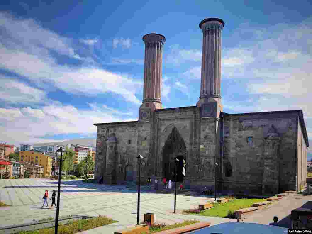 Medreseya Cot Minare li Erziromê