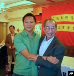 王丹與香港支聯會主席司徒華(資料圖片)