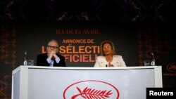 آیریس کنوبلوخ، رئیس جشنواره، و تیری فورمو، مدیر این رویداد سینمایی، در مراسم معرفی آثار منتخب جشنواره فیلم کن در پاریس