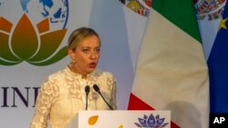 2023年9月10日，在印度新德里舉行的G20峰會期間，意大利總理梅洛尼在國際媒體中心的新聞發布會上發表講話。（美聯社）