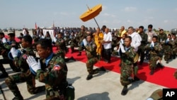 រូបឯកសារ៖ កាលពីថ្ងៃទី៧ ខែមេសា ឆ្នាំ២០១៥ ព្រះសង្ឃប្រោសព្រំទាហាន​កម្ពុជា ដែល​ចុះ​បេសកកម្ម​ឲ្យអង្គការ​សហប្រជាជាតិ នៅ​អាហ្វ្រិក។ នៅ​ថ្ងៃទី៩ ខែឧសភា ឆ្នាំ២០១៧ ទាហាន​កម្ពុជា​បួននាក់​បាន​ស្លាប់ ដោយ​សារ​ការ​វាយប្រហារ​មួយ​នៅ​សាធារណរដ្ឋ​អាហ្វ្រិក​កណ្តាល។