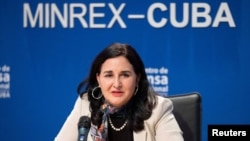 Johana Tablada, subdirectora de asuntos estadounidenses de Cuba, se dirige a los medios de comunicación en La Habana, Cuba, el 15 de abril de 2024. 
