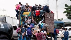 Gondurasdan AQShga yo'l olayotgan migrantlar karvonining bir guruhi. 15-yanvar, 2021.