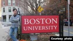 Elzi Muhammad memperoleh beasiswa IISMA di Boston University.