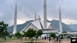 مسجد فیصل یکی از جاذبه‌های گردشگری در شهر اسلام‌آباد، پایتخت پاکستان، است.