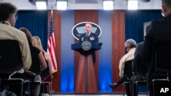 Одговарајќи на прашање од Гласот на Америка, Рајдер ги обвини посредниците поддржани од Иран за речиси секојдневните напади врз американските сили