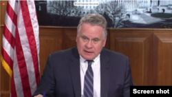 资料照片:共和党联邦众议员、汤姆·兰托斯人权委员共同主席史密斯（Rep. Chris Smith, R-NJ）主持听证会，聚焦中国新疆人权问题。(2021年5月18日)