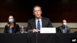資料照：2021年10月20日，被拜登總統提名為美國駐華大使的伯恩斯在參議院外委會舉行的提名聽證會上發言。 （美聯社）