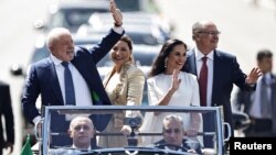 Luiz Inácio Lula da Silva juramenta como presidente de Brasil, en Brasilia, 1 de enero de 2023.