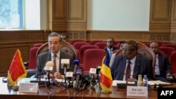 乍得外長阿卜德拉伊姆會晤到訪的中國外長王毅。 (2025年1月8日)