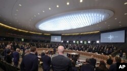 Minut ćutnje za žrtve zemljotresa u Turskoj i Siriji na sastanku ministara odbrane NATO u Briselu, 14. februara 2023. 