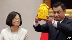 ༢༠༡༦་ལོར་དམངས་གཙོ་ཡར་ཐོན་ཚོགས་པའི་འོས་མི་ཚེ་དབྱིན་ཝེན་སྲིད་འཛིན་