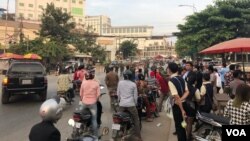 កង​ប្រដាប់​អាវុធ​បាន​បិទ​ផ្លូវ​ឆ្លង​កាត់​ច្រកព្រំដែន​ប៉ោយប៉ែត នៅ​ខេត្ត​បន្ទាយ​មាន​ជ័យ​ជាប់​ព្រំប្រទល់​ប្រទេស​ថៃ កាល​ពី​ព្រឹក​ថ្ងៃ​សៅរ៍ ទី៩ ខែ​វិច្ឆិកា ឆ្នាំ២០១៩។