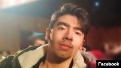 امیر محمد خالقی، دانشجوی رشتۀ مدیریت در دانشگاه تهران هفتۀ گذشته توسط دو مهاجم موترسایکل سوار توسط "اسلحۀ سرد" در نزدیکی این دانشگاه کشته شد.