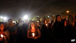 Bdenje za ubijene u srednjoj školi na Floridi