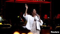 Aretha Franklin lors de la commémoration du 25e gala d'automne de la Elton John AIDS Foundation à New York, à New York, le 7 novembre 2017.