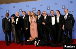 دست اندرکاران فیلم مستندی که از دادگاه سیمپسون سال گذشته جایزه بهترین مستند را دریافت کرد.