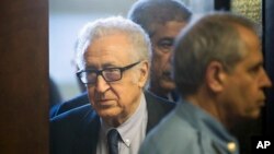 Braximiy, ayniqsa, odamlar och-naxor yashayotgan Hims shahriga hali yordam yetib bormaganidan afsusda, lekin muzokaralar endi boshlanganini unutmaylik, deydi.