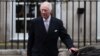 El Rey Carlos III captado este lunes 29 de enero de 2024 a la salida del hospital privado en Londres donde estuvo ingresado tres días por un procedimiento de próstata.