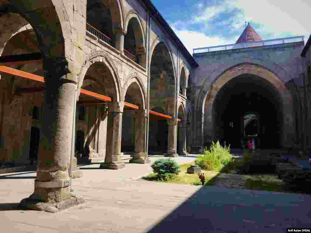 Medreseya Cot Minare li Erziromê