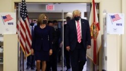 Rais Donald Trump, akiwa amevaa barakoa, atoka kwenye kituo cha kupigia kura cha West Palm Beach, Florida Jumamosi Oktoba 24,2020.