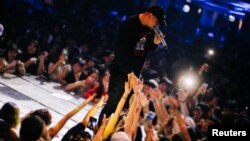 Rapper Prinya "DaBoyWay" Intachai at a hip hop concert in Bangkok, Thailand November 14, 2019. Picture taken November 14, 2019. (Def Jam Recording/Universal Music Thailand/Handout via REUTERS)