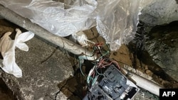 Neidentifikovani objekat koji je sleteo u dvorište kuće u Seulu (Foto: Handout / South Korean Defence Ministry / AFP)