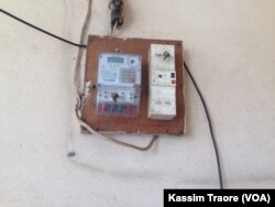 Un compteur de l'agence clientèle de l'Énergie du Mali, à Bamako, le 16 mars 2017.