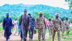 Gwamna Zulum yayin da ya kai ziyarar aiki Gwoza da Bama (Facebook/Gwamnatin Borno)