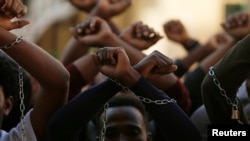 የኦሮሞ ብሔረሰብ አባላት ለተቃውሞ ሰልፍ በወጡበት ወቅት የተነሳ ፎቶ- ማልታ[ፋይል - ሮይተርስ]