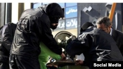 تصویری از اجرای حکم قطع دست در ایران. آرشیو 