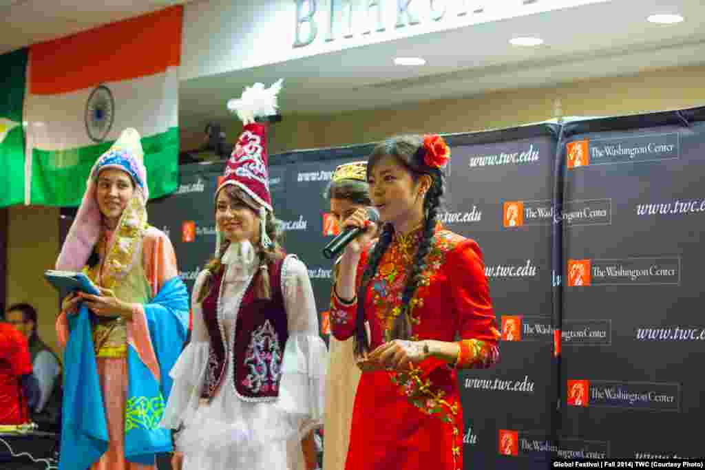 Poytaxtdagi Vashington markazida (The Washington Center) Global fuqaro kuni bayram qilinib, o'nlab davlatdan talabalar madaniyati, taomlari, kuy-qo'shiqlarini namoyish qildi.
