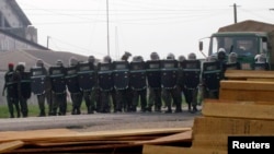 'Yan sanda kwantar da tarzoma a Kamaru