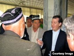 Evan Feygenbaum AQSh diplomati sifatida Markaziy Osiyoda ko'p vaqt o'tklazgan, 2007