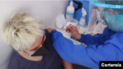 Un llamado a la población para que se vacune contra el COVID – 19 hicieron las autoridades de la salud en Colombia ante la inminencia de un cuarto pico de la pandemia. [Foto: cortesía ministerio de Salud]