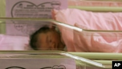 前往香港生產的大陸孕婦人數從2010年的500人猛增到2011年的1650人