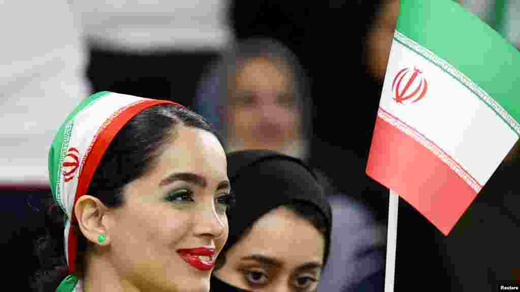 یکی از هواداران تیم ایران در مسابقهٔ تیم ایران و ایالات متحده