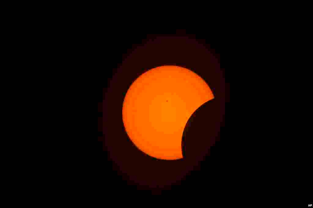 مراحل خورشیدگرفتگی، ایالت تگزاس آمریکا، ۲۰ فروردین ۱۴۰۳