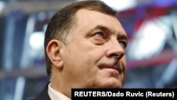 BiH, Banjaluka, Milorad Dodik (L), president of the Republika Srpska, and Serbian Prime Minister Aleksandar Vucic attend the official celebration ceremony of Republika Srpska Statehood Day 