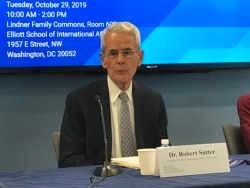 美國喬治華盛頓大學國際事務實踐教授沙特2019年10月29日參加台海兩岸關係座談會（美國之音鍾辰芳拍攝）