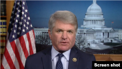 美国国会共和党联邦众议员麦考尔2019年接受美国之音专访。（视频截图）