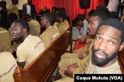 Sedrick de Carvalho, activista e jornalista angolano em tribunal