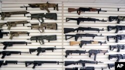 Prodavnica oružja, ilustracija