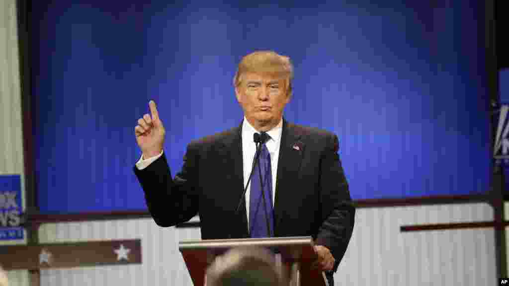 Donald Trump parle lors d'un débat lors des primaires républicaines, le 3 mars 2016.