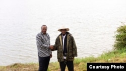 Marais Uhuru Kenyatta na mwenzake Yoweri Kaguta Museveni 