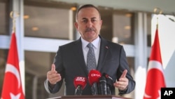 Le ministre turc des Affaires étrangères, Mevlut Cavusoglu à Ankara en Turquie le 25 mars 2020.