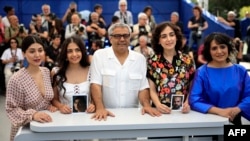 محمد رسول‌اف و تعدادی از عوامل و بازیگران فیلم