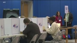 Чимало оглядачів сприймають проміжні вибори як своєрідний референдум довіри до президента Трампа. Відео