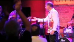 Скрипка у США співав заради психологічної реабілітації українців. Відео